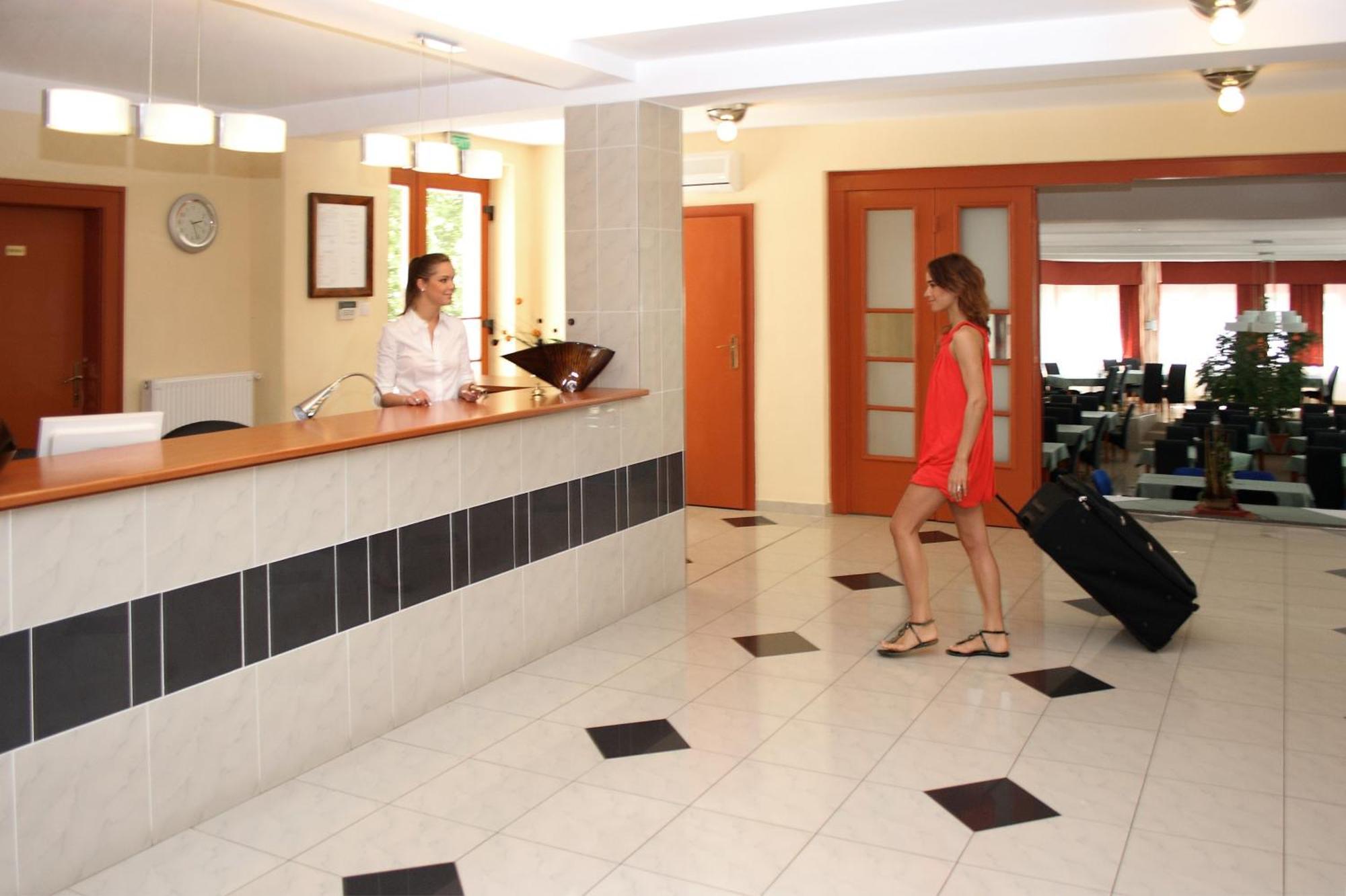 Hotel Korona Termal Harkany Bagian luar foto